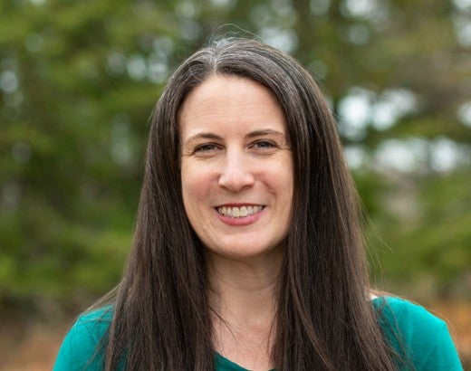 Erin Frackleton headshot