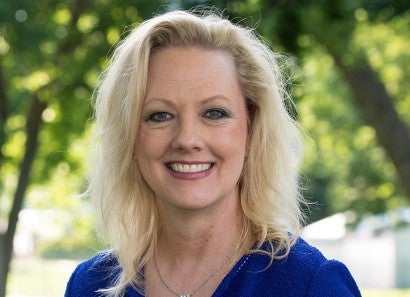 Sara Amundson headshot